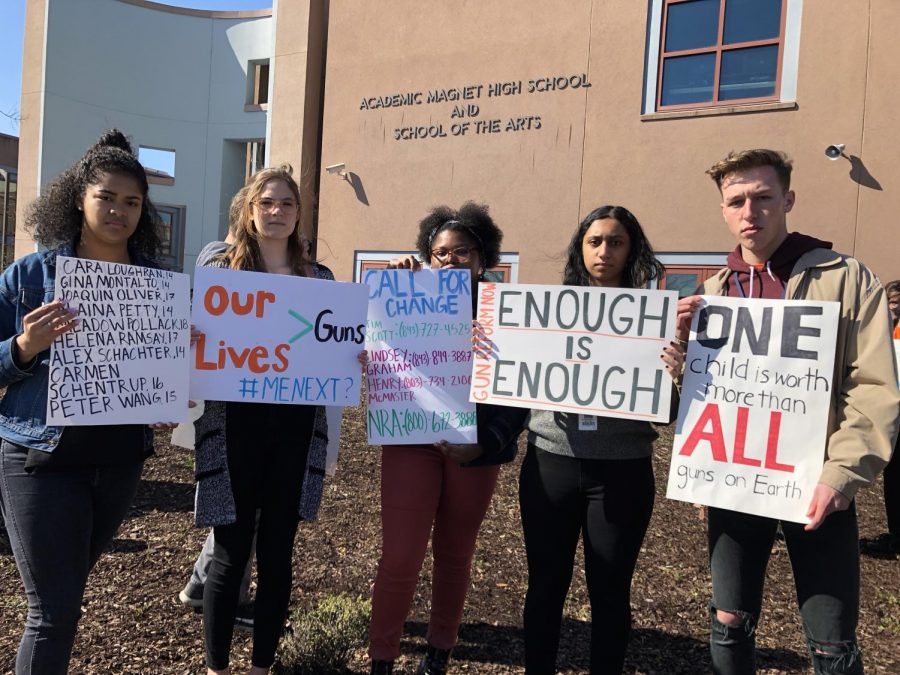 (from left to right) Semaj Fielding, Isabel Root, Kennedy Bennett, Samantha Devapiriam, and Keagan Larkins at the walkout on March 14th