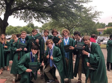 A group of graduating Raptors from the Class of 2019.